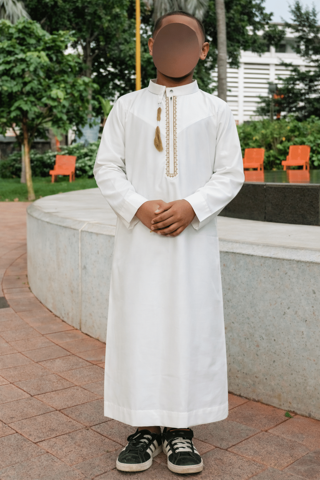 Omani Mat Brodé Enfant - Blanc Cassé - Muslim Boutik Réunion Omani Mat Brodé Enfant - Blanc Cassé – Image 1